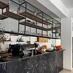 Spiro Hotel