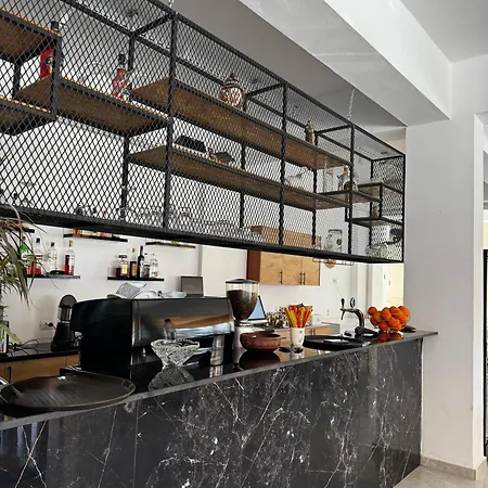 Spiro Hotel